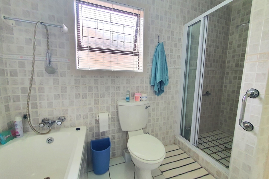 2 Bedroom Property for Sale in Ruwari Western Cape